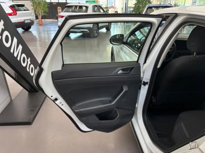 Volkswagen Taigo 1.0 tsi Life 95cv (8)