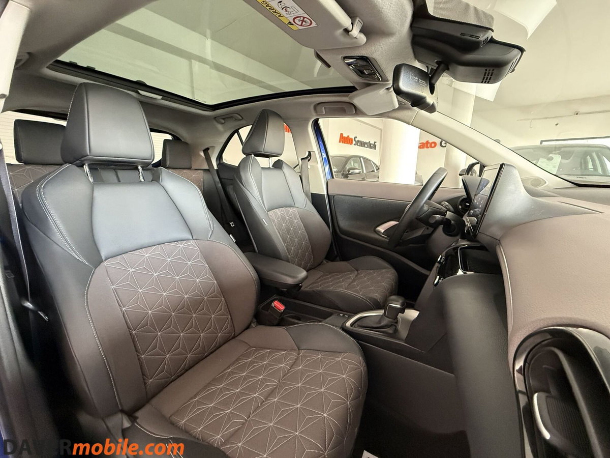 Toyota Yaris Cross 1.5 Hybrid 5p. E-CVT AWD-i Lounge (9)