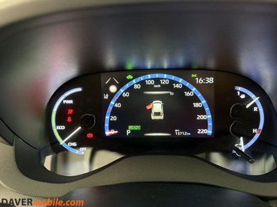 Toyota Yaris Cross 1.5 Hybrid 5p. E-CVT AWD-i Lounge (10)