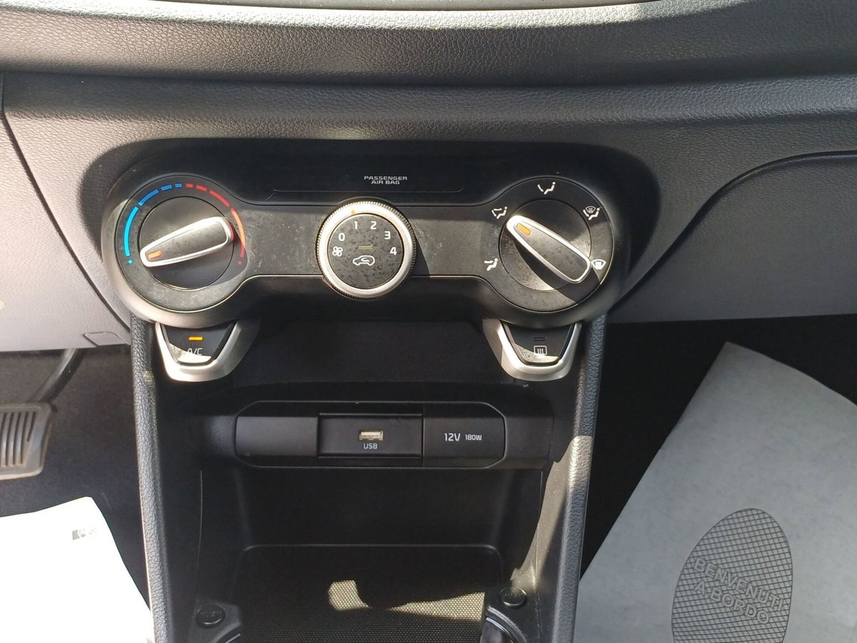 Kia Picanto 1.0 12V 5 porte AMT Style (13)