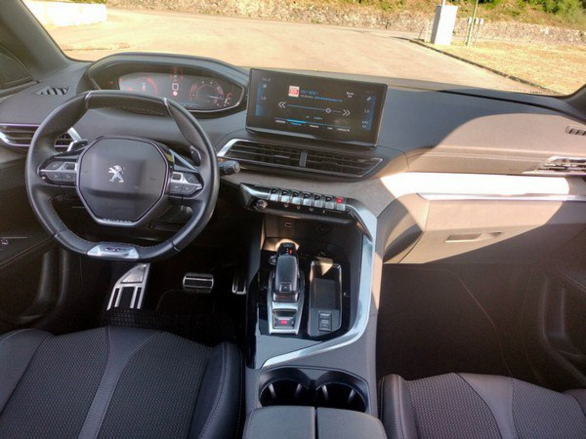 Peugeot 3008 BlueHDi 130 S&S EAT8 GT Pack (13)