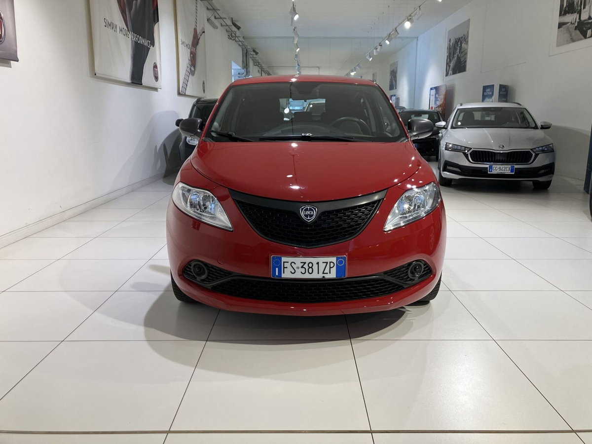 Lancia Ypsilon 1.2 69 CV 5 porte Elefantino (2)