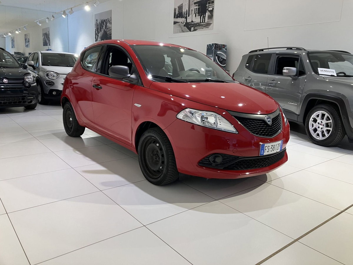 Lancia Ypsilon 1.2 69 CV 5 porte Elefantino (3)