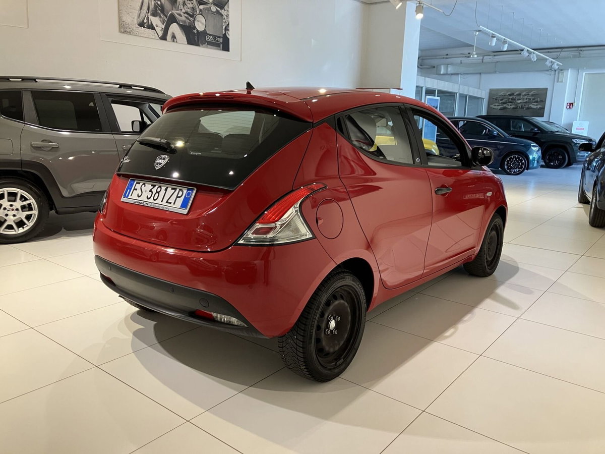 Lancia Ypsilon 1.2 69 CV 5 porte Elefantino (6)