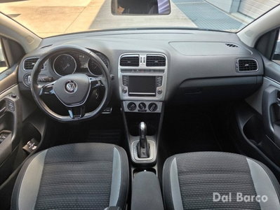 Volkswagen Polo Cross 1.2 TSI DSG BlueMotion Technology (18)