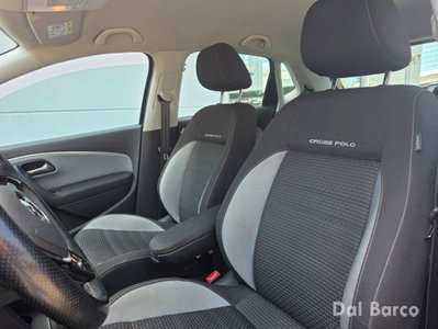 Volkswagen Polo Cross 1.2 TSI DSG BlueMotion Technology (9)