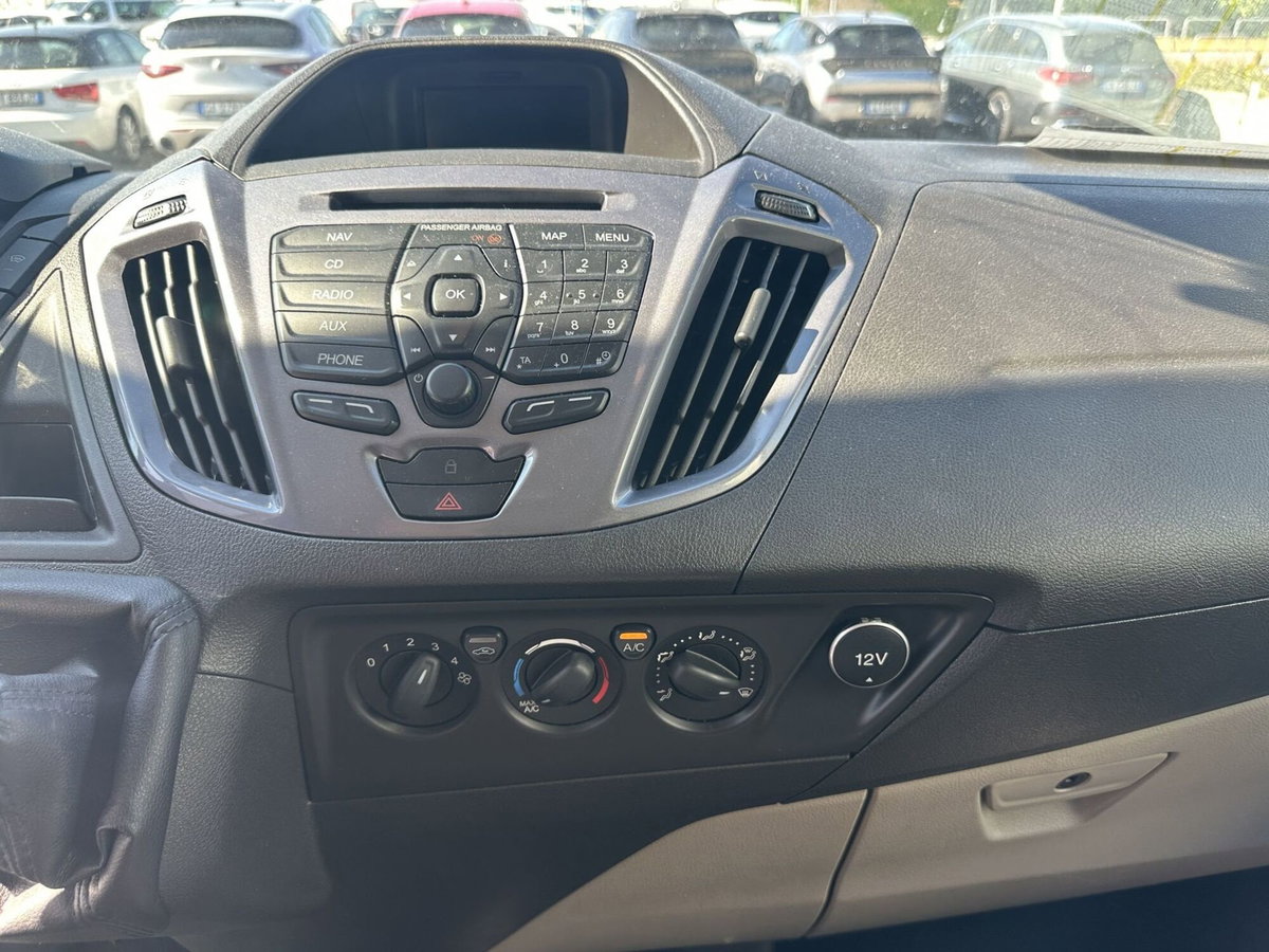Ford Tourneo Custom 310 2.0 TDCi 130CV PC Titanium (9)