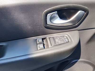 Renault Clio 1.2 75CV 5 porte Life (17)
