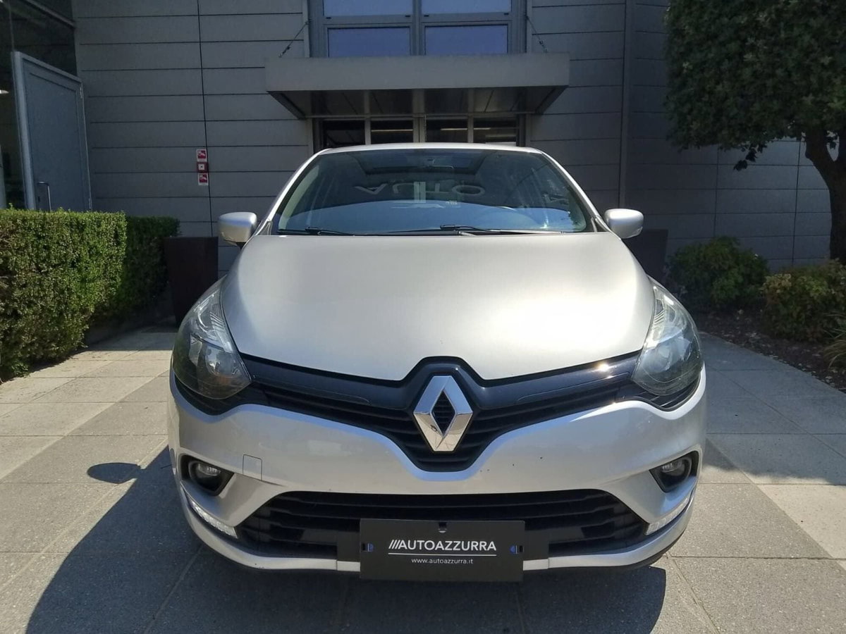 Renault Clio 1.2 75CV 5 porte Life (2)