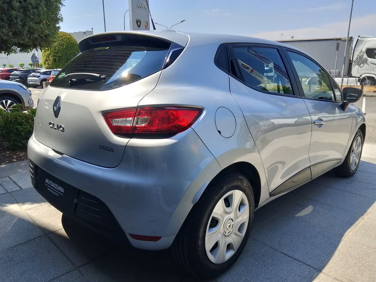 Renault Clio 1.2 75CV 5 porte Life (4)