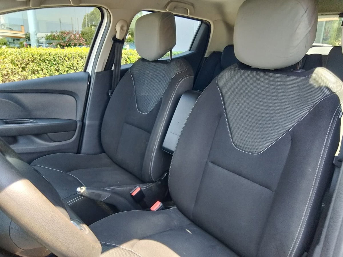Renault Clio 1.2 75CV 5 porte Life (8)