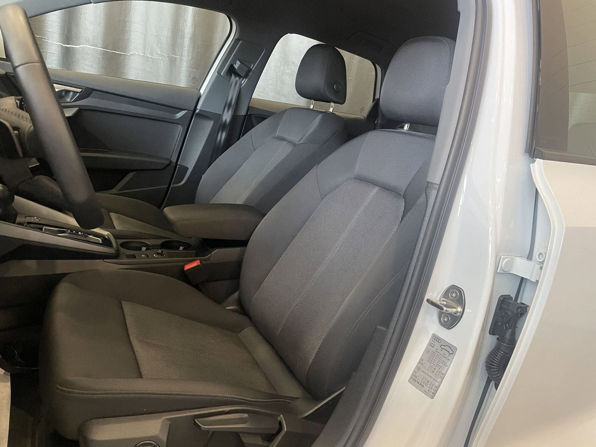 Audi A3 Sedan 35 TFSI S tronic Business (9)