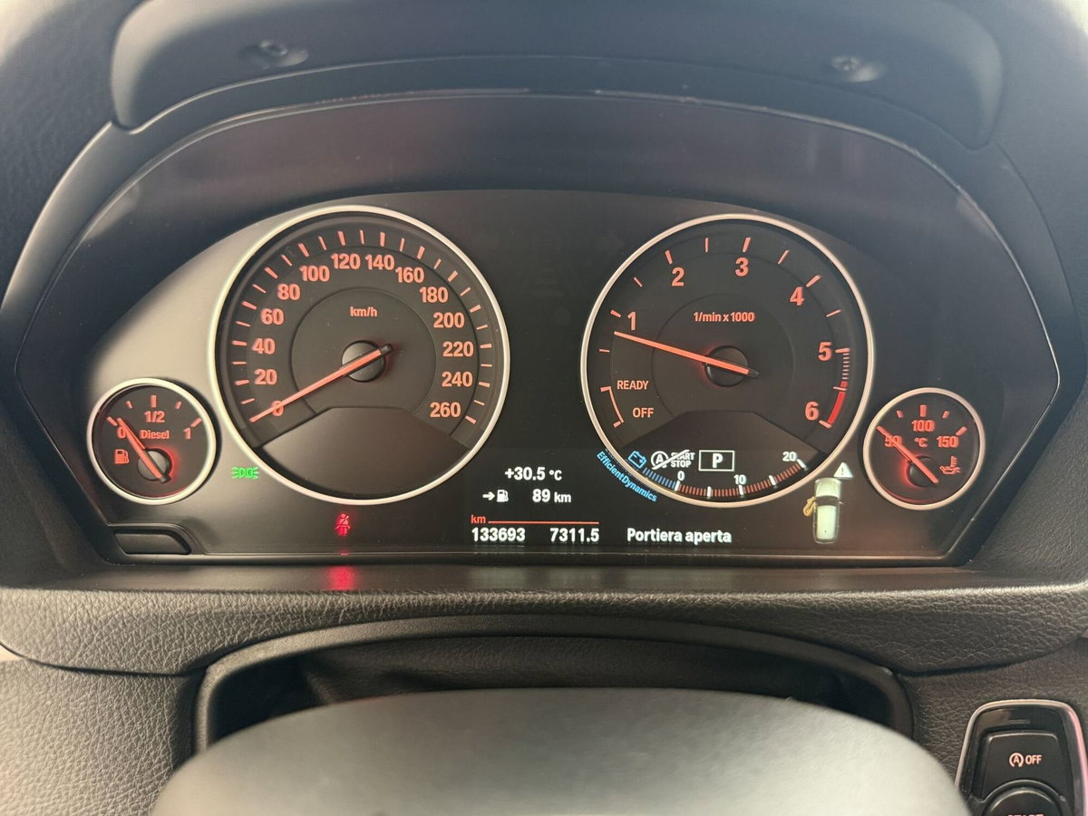 BMW Serie 3 Touring 318d  Business Advantage (5)