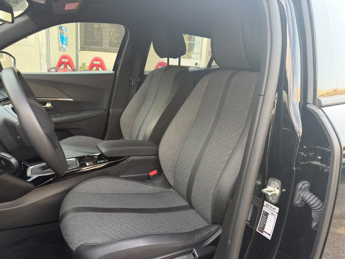 Peugeot 2008 1.2 turbo Allure 100cv (15)