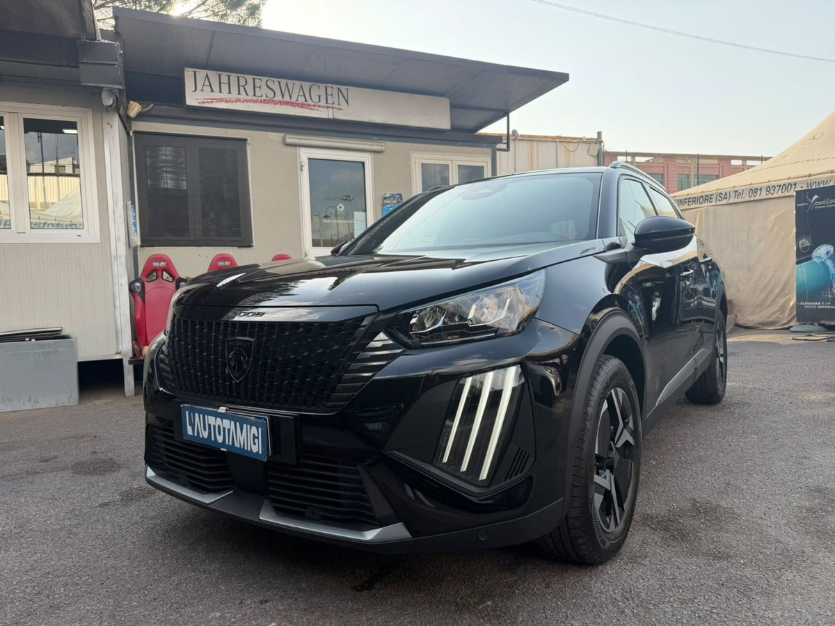 Peugeot 2008 1.2 turbo Allure 100cv (2)