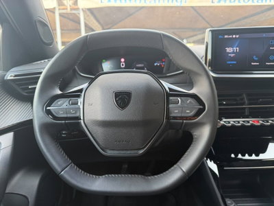Peugeot 2008 1.2 turbo Allure 100cv (8)