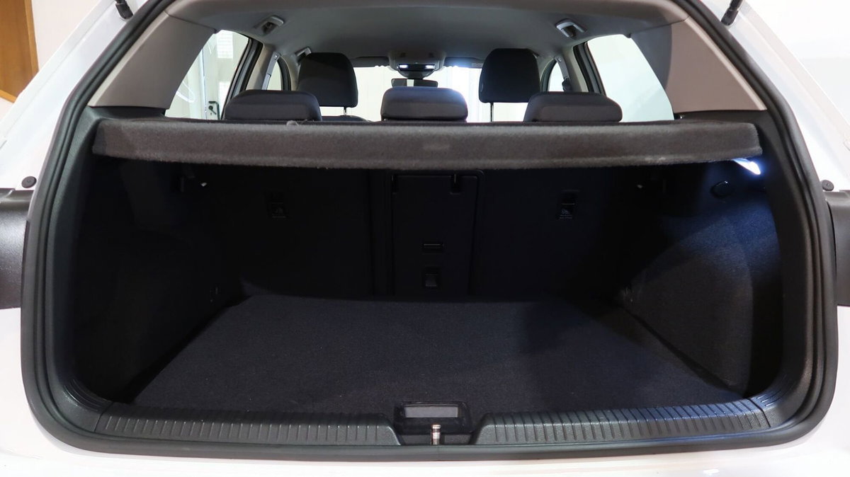 Volkswagen Golf 1.5 eTSI 130 CV EVO ACT DSG Life (18)