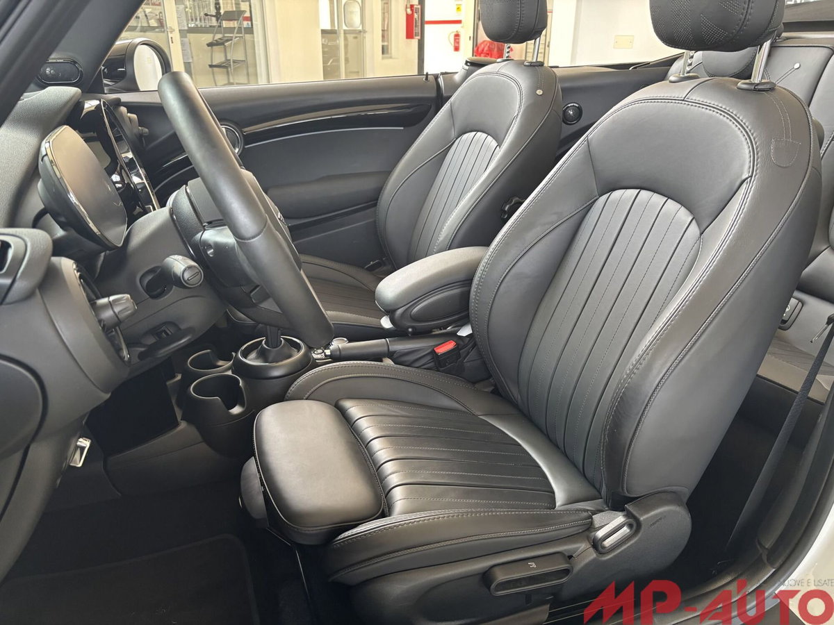 MINI Mini Cabrio 1.5 Cooper Resolute auto (13)