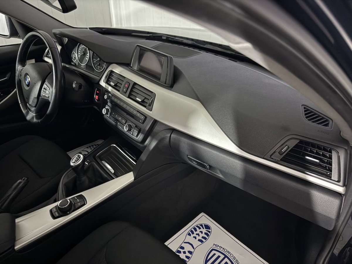 BMW Serie 3 Touring 316d (19)