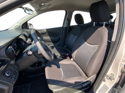 Opel Karl Rocks 1.0 73 CV (12)