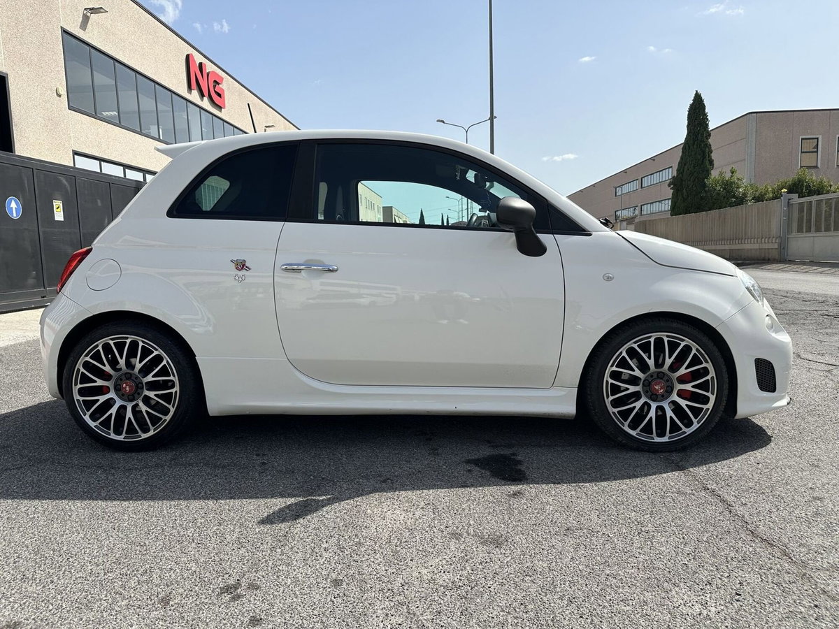 Abarth 500 1.4 Turbo T-Jet (7)