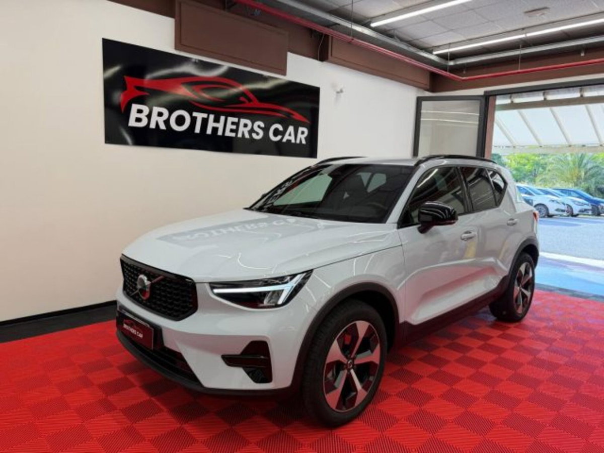 Volvo XC40 B3 automatico Plus Dark