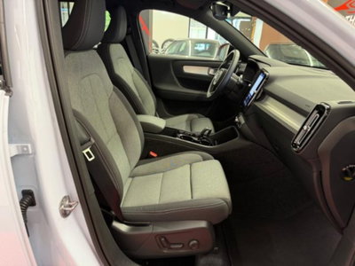 Volvo XC40 B3 automatico Plus Dark (12)