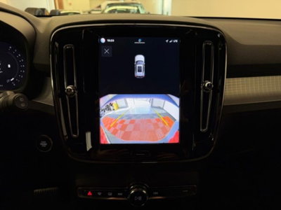 Volvo XC40 B3 automatico Plus Dark (16)