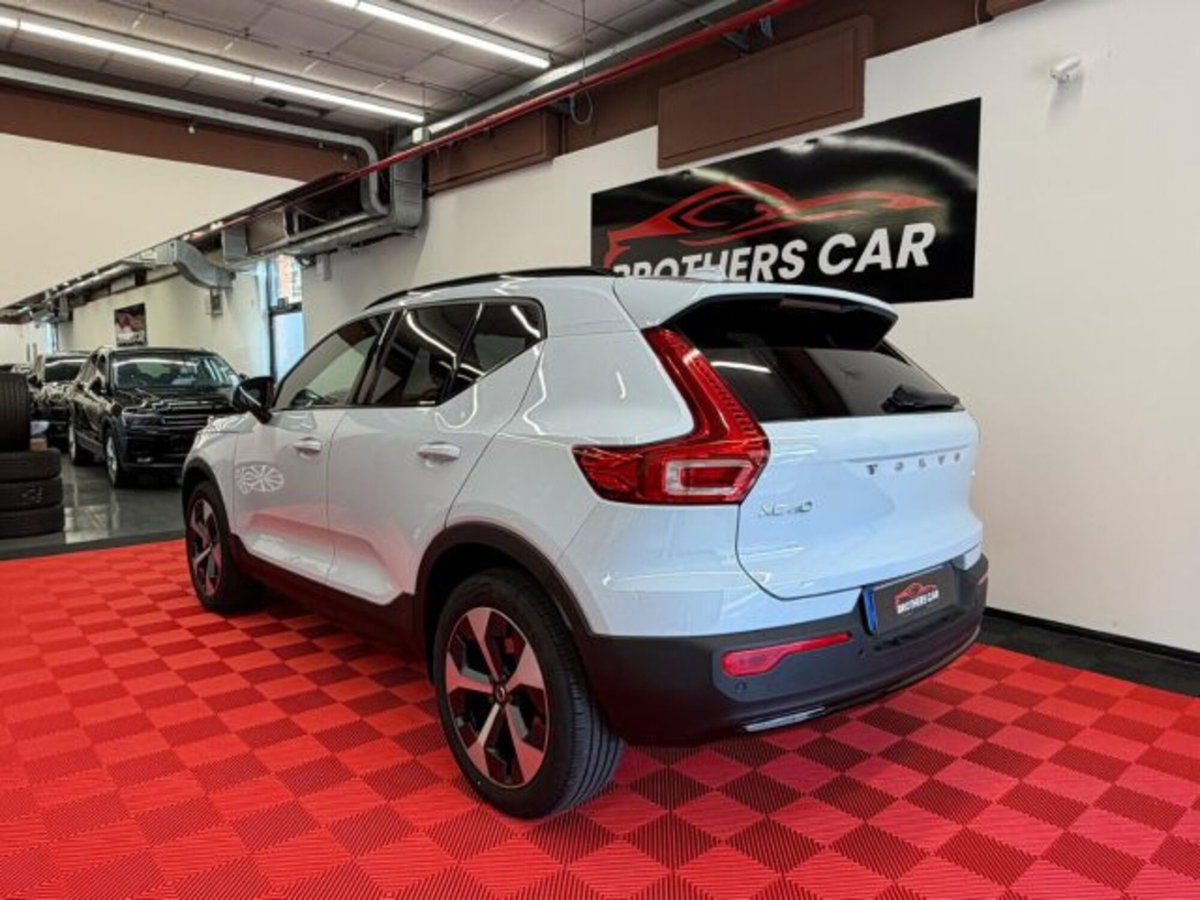 Volvo XC40 B3 automatico Plus Dark (5)