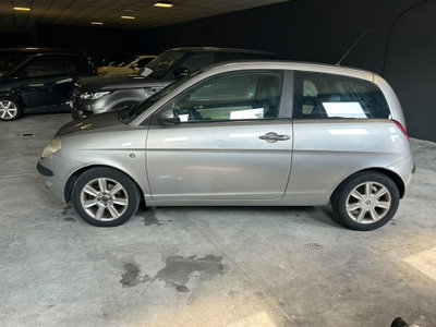 Lancia Ypsilon 16V Platino (2)