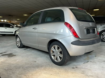 Lancia Ypsilon 16V Platino (3)