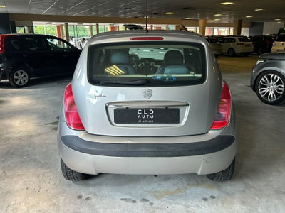 Lancia Ypsilon 16V Platino (4)