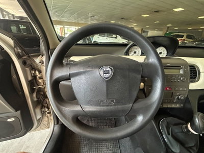 Lancia Ypsilon 16V Platino (7)