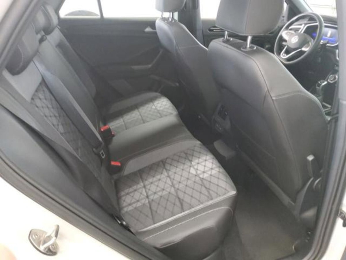 Volkswagen T-Roc 1.0 TSI R-Line (6)