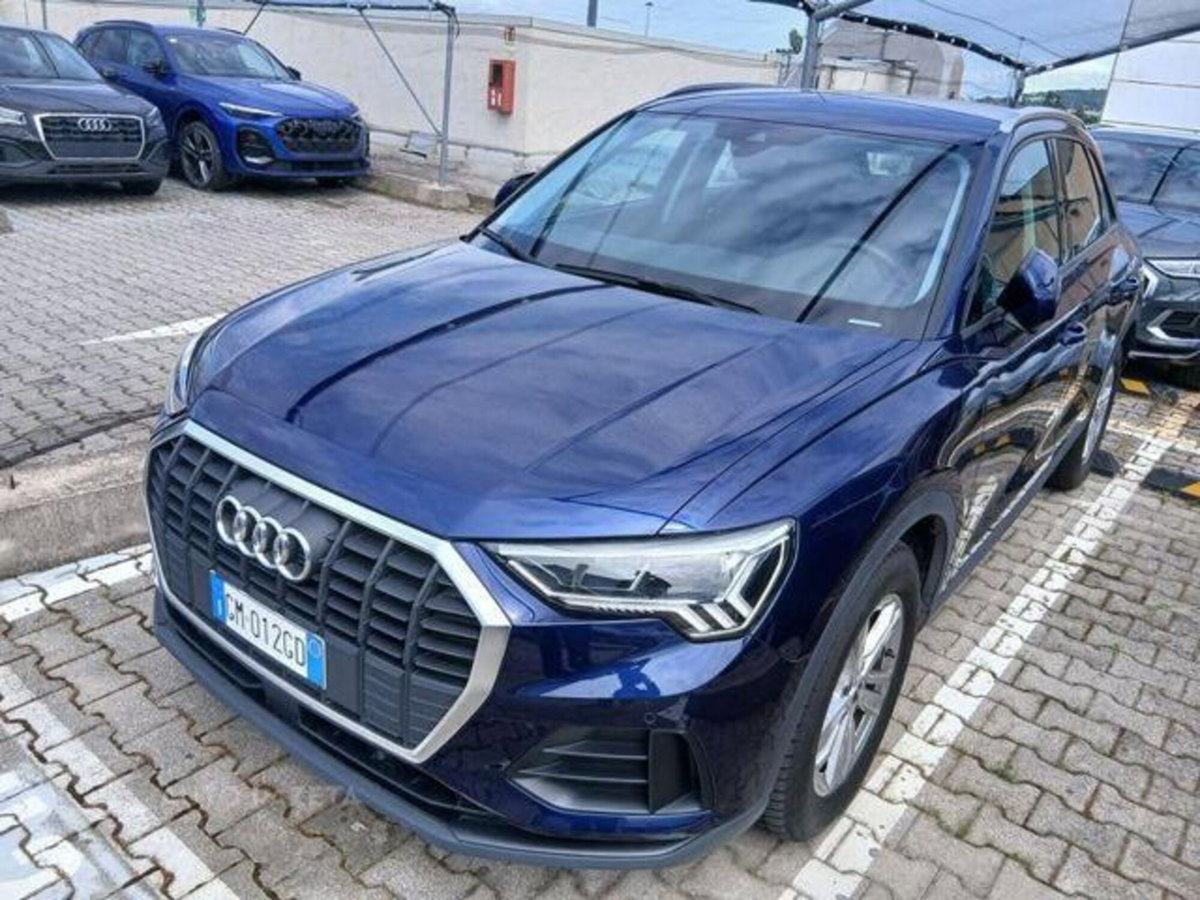 Audi Q3 35 TDI quattro S tronic Business (2)