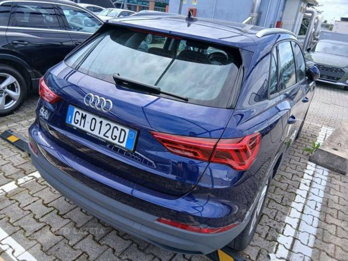 Audi Q3 35 TDI quattro S tronic Business (3)