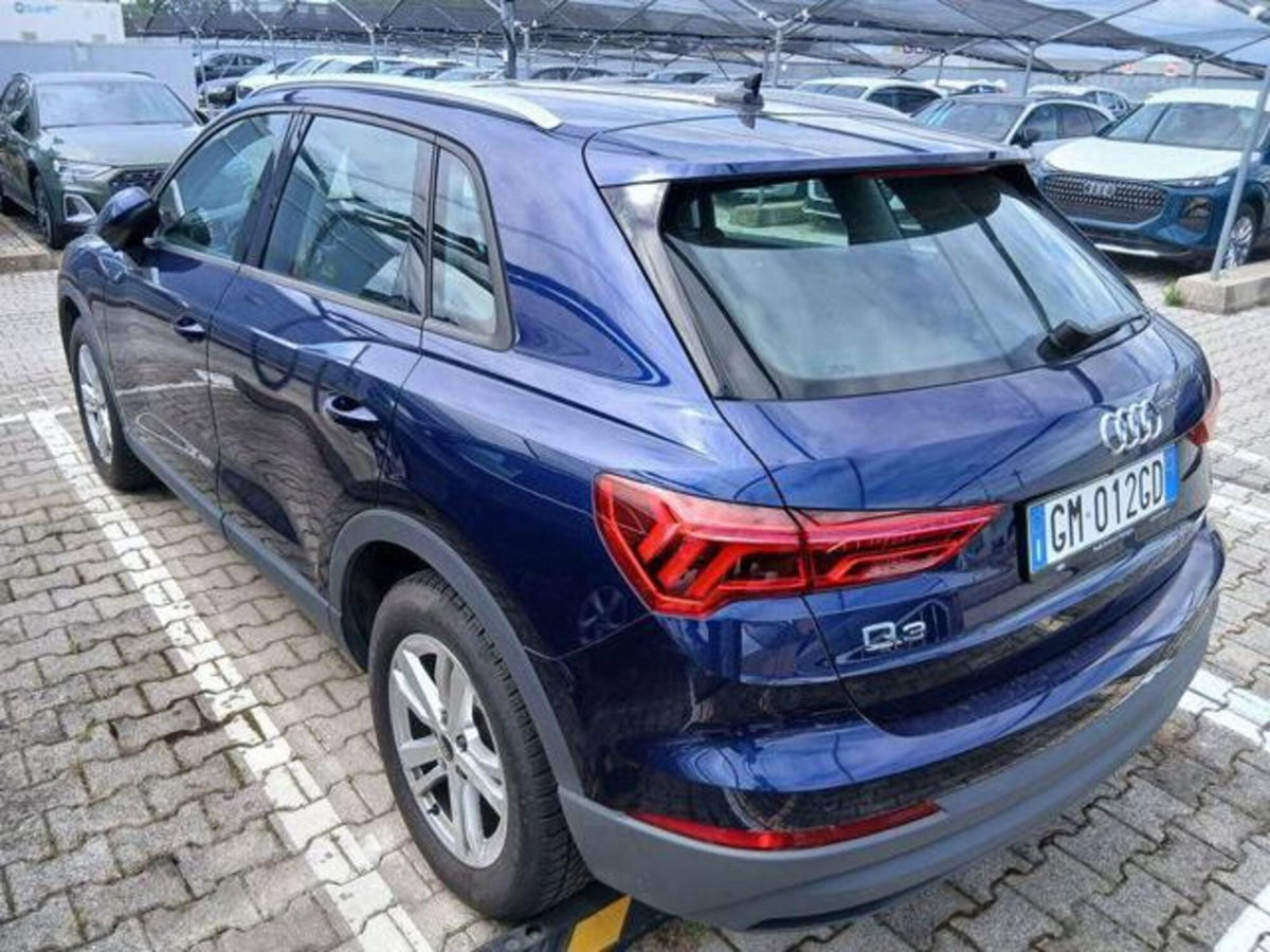 Audi Q3 35 TDI quattro S tronic Business (4)