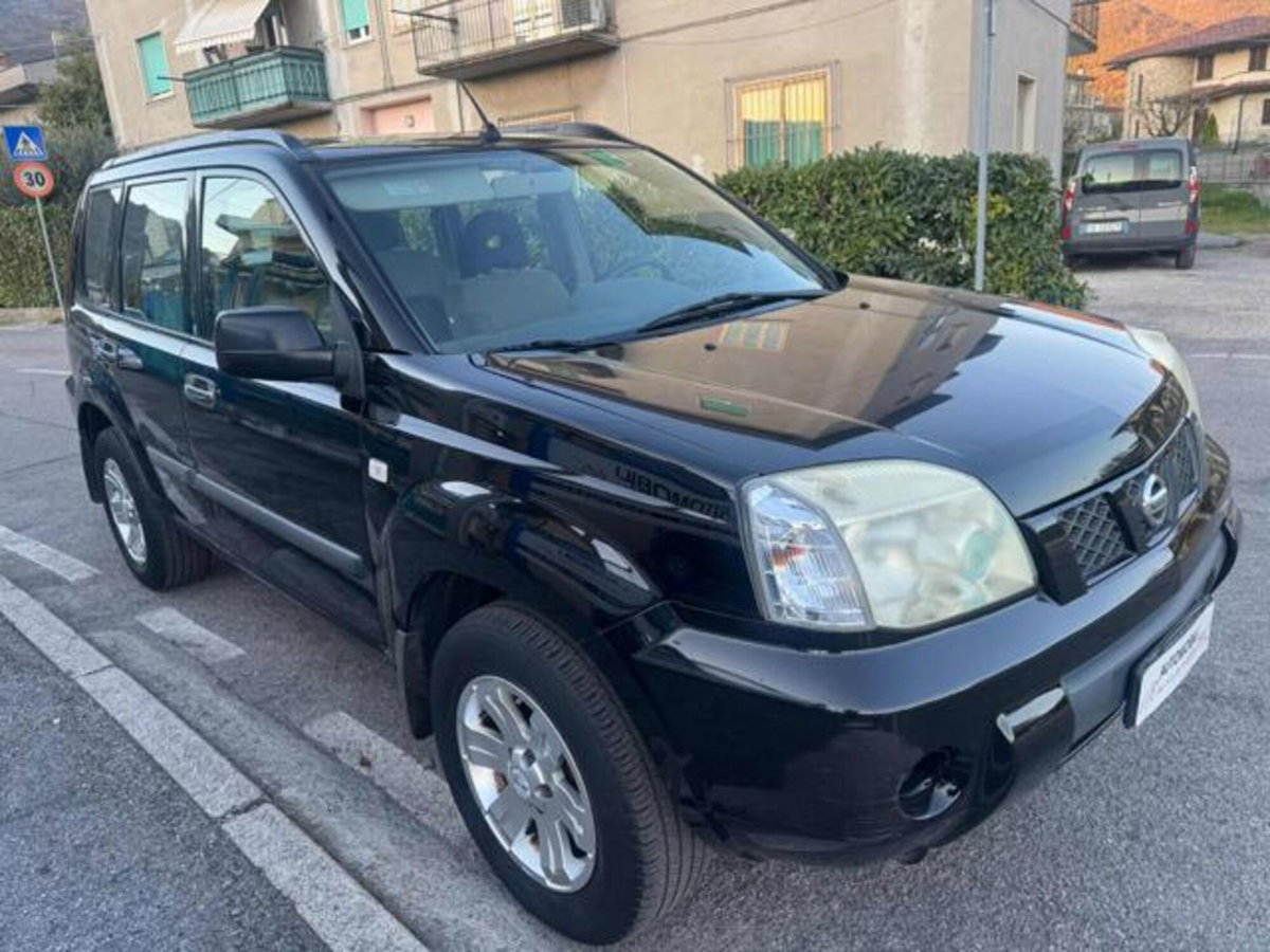 Nissan X-Trail 2.2 dCi Elegance (3)