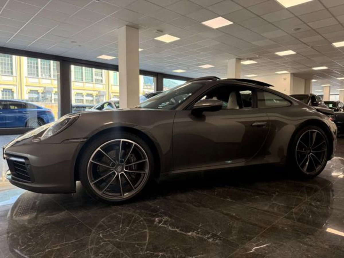 Porsche 911 Coupé Coupe 3.0 Carrera 4 auto (3)