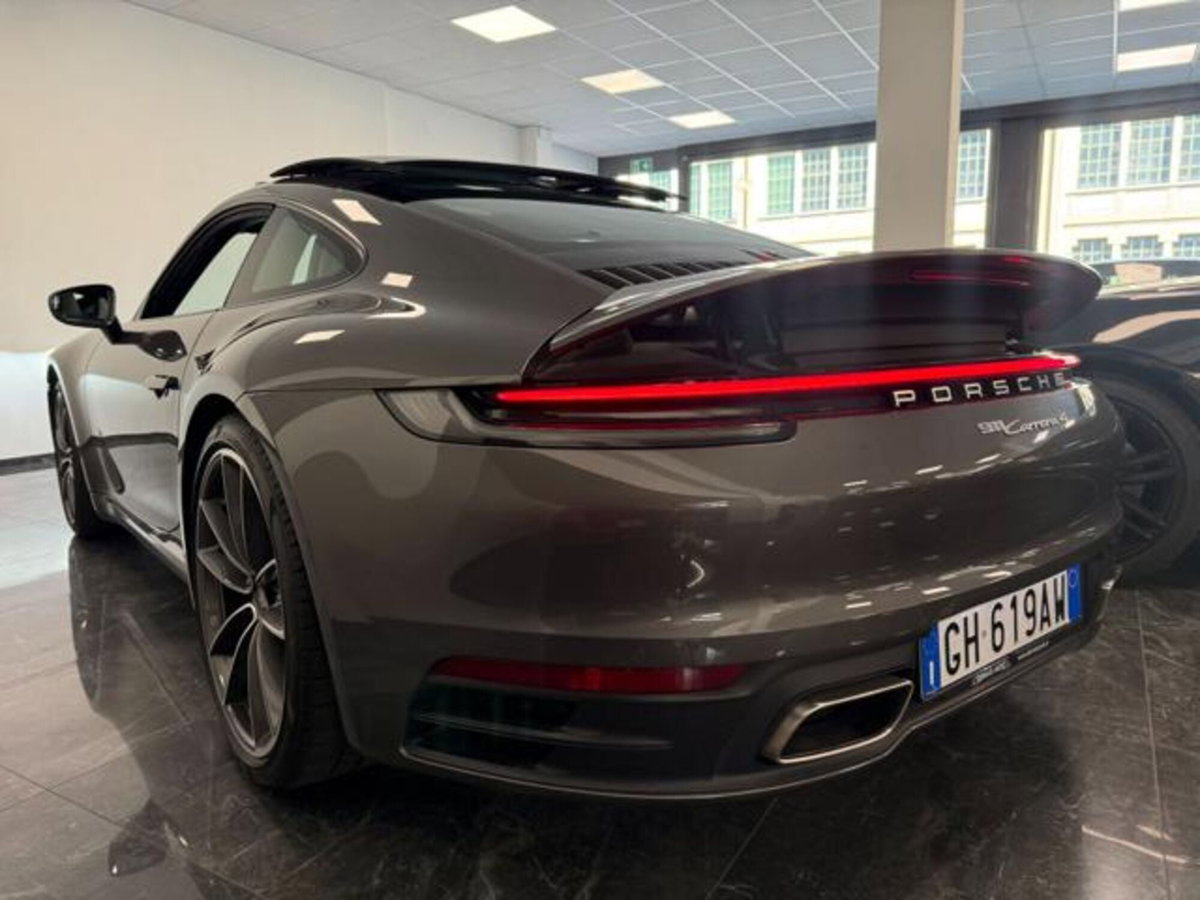 Porsche 911 Coupé Coupe 3.0 Carrera 4 auto (4)