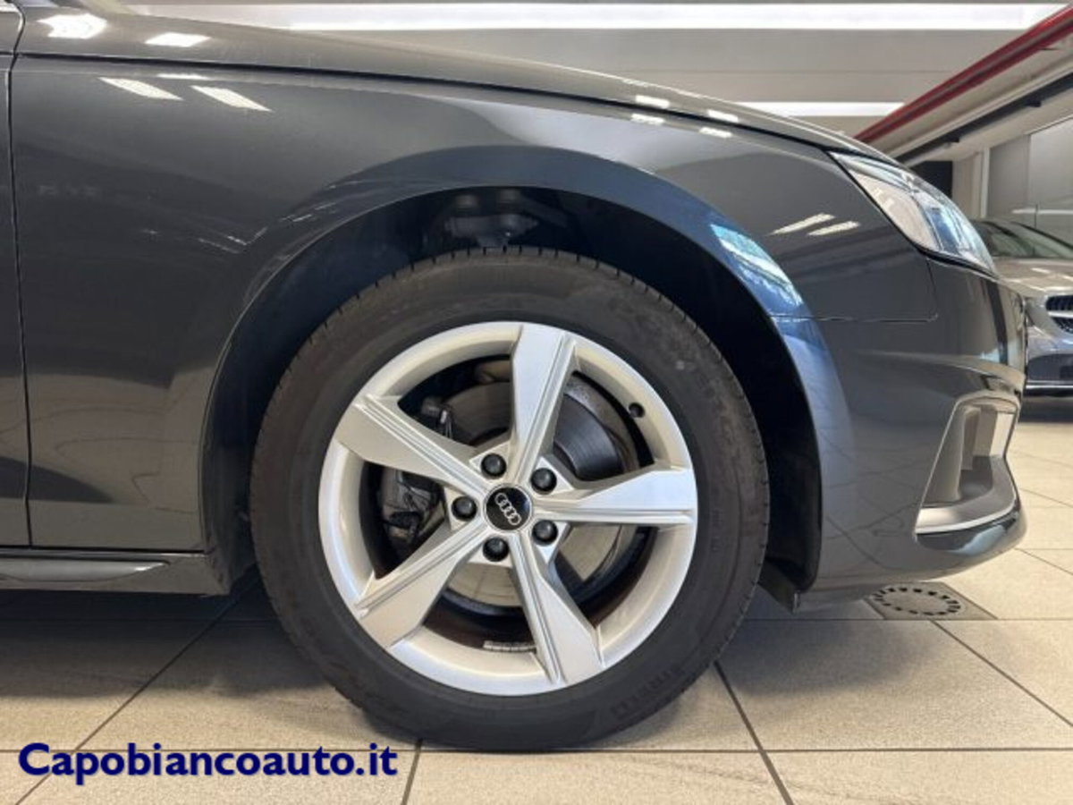 Audi A4 Avant 30 TDI/136 CV S tronic Business Advanced (7)