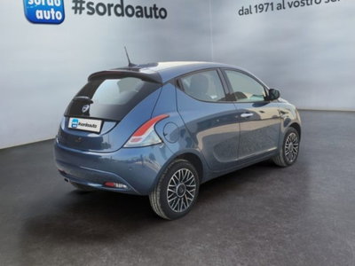 Lancia Ypsilon 1.2 69 CV 5 porte GPL Ecochic Alberta Ferretti (4)