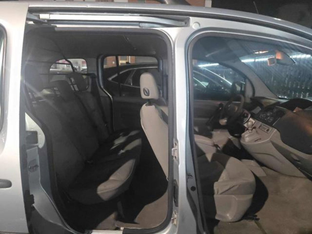 Renault Kangoo 1.5 dCi 105CV 4p Express Maxi Combi Ice (6)