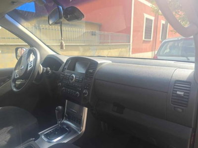 Nissan Navara 3.0 dCi 4 porte Double Cab LE V6 (9)