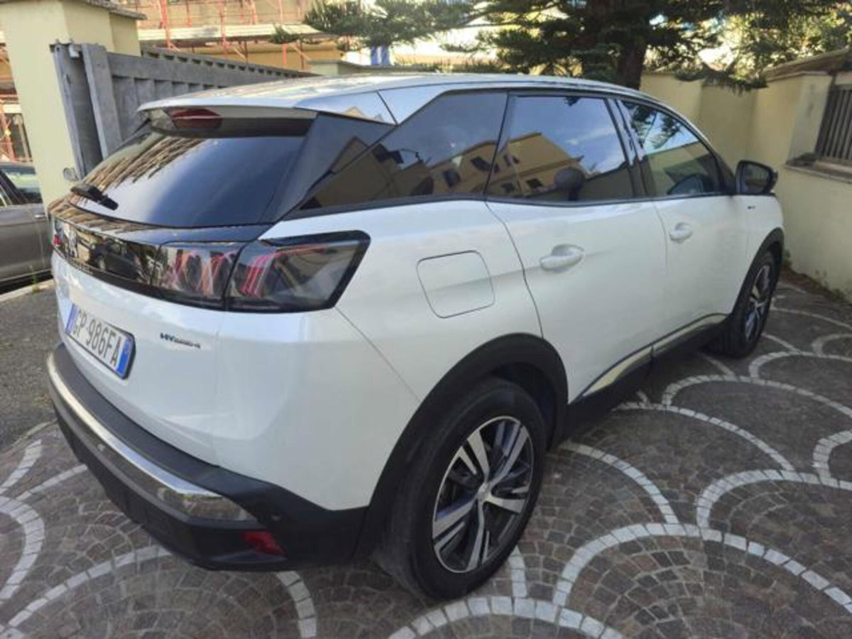 Peugeot 3008 Hybrid4 300 e-EAT8 GT (4)