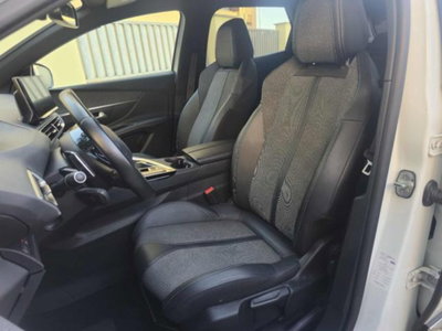 Peugeot 3008 Hybrid4 300 e-EAT8 GT (9)
