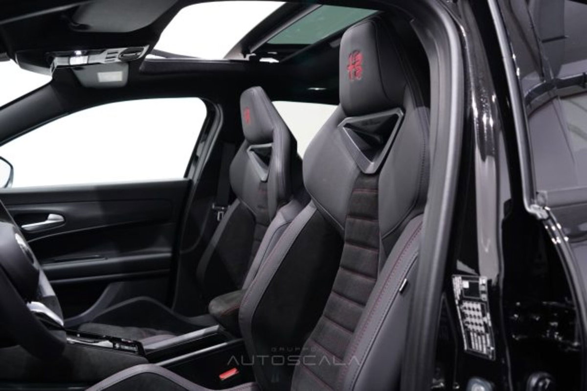 Alfa Romeo Junior 1.2 ibrida Speciale 145cv edct6 (11)