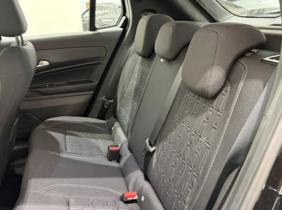 Fiat 600 1.2 hybrid Icon 145cv auto (13)