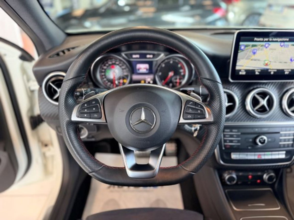 Mercedes-Benz Classe A 200 d Automatic 4Matic Premium (15)