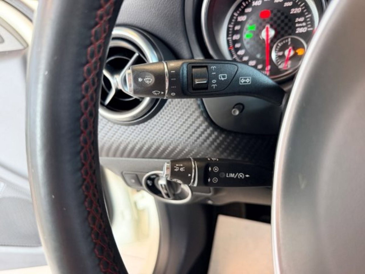 Mercedes-Benz Classe A 200 d Automatic 4Matic Premium (17)